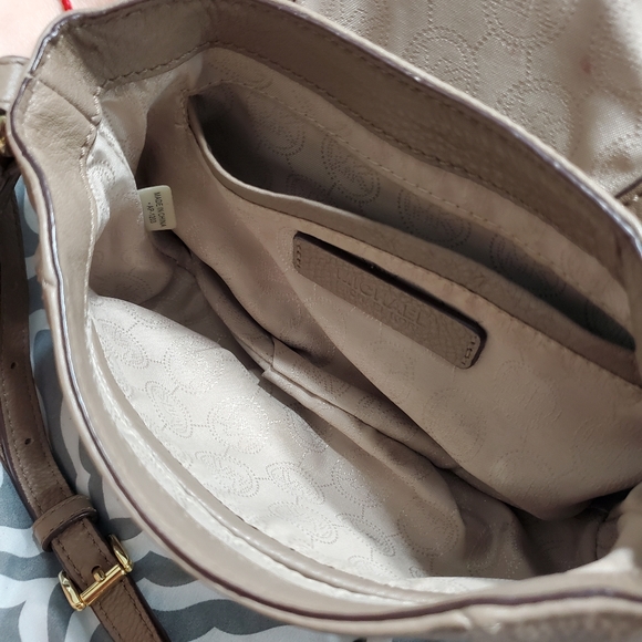 Michael kors Charlton camel brown pebbled crossbody bag - Picture 11 of 11